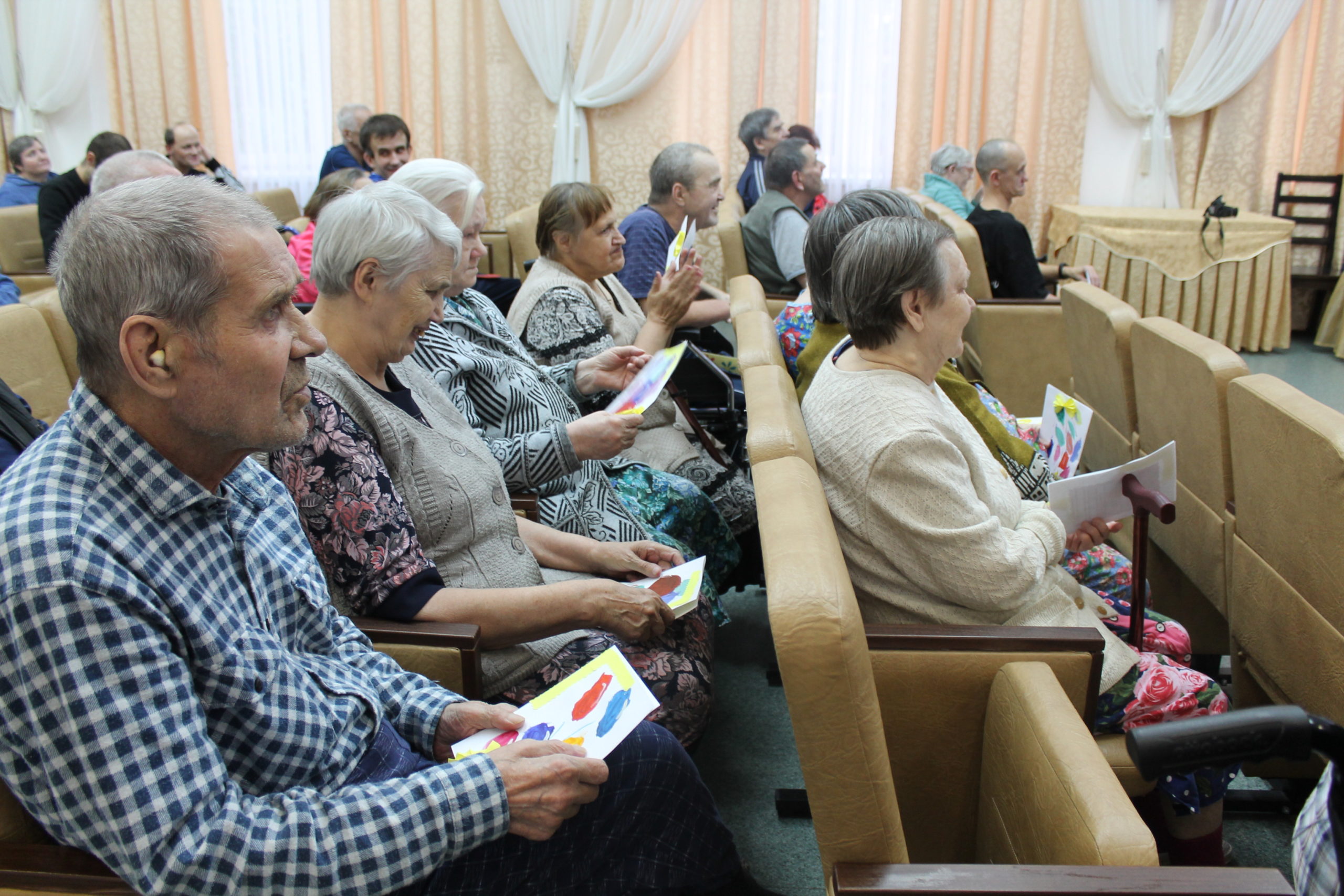 ДЕНЬ УВАЖЕНИЯ СТАРШЕГО ПОКОЛЕНИЯ - Центр творчества